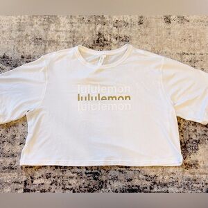 Lululemon cropped tshirt